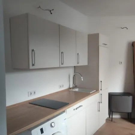 Apartment Helle 2 Mit Office Dusseldorf