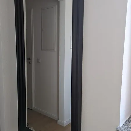 Helle 2 Mit Office Apartament Düsseldorf